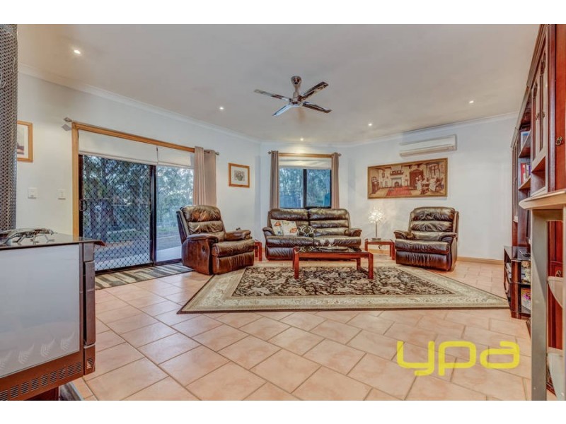 2/60 Hjorths Road, Toolern Vale VIC 3337