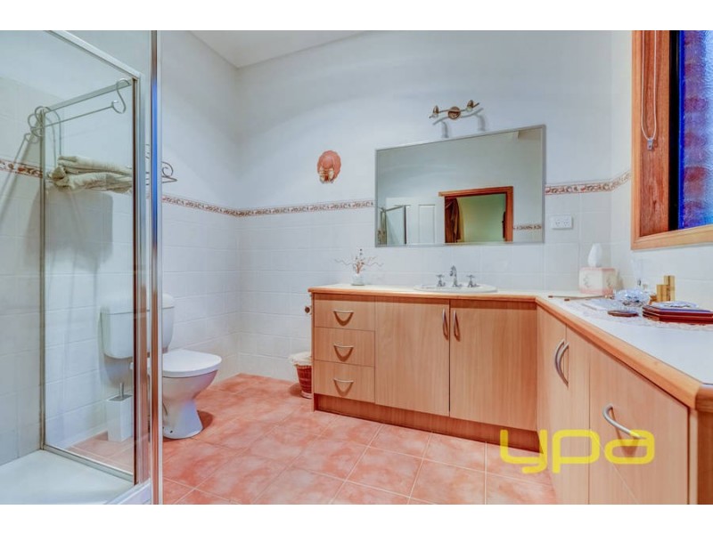 2/60 Hjorths Road, Toolern Vale VIC 3337