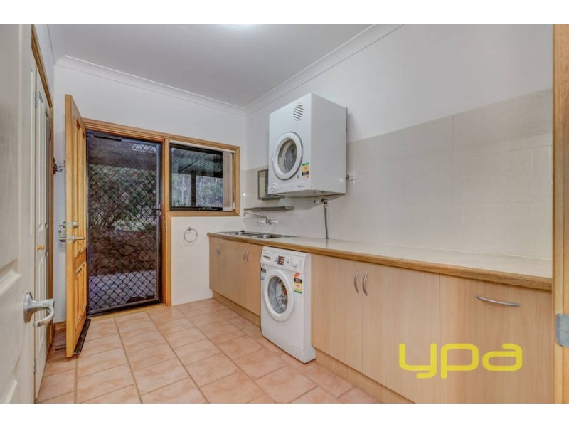 2/60 Hjorths Road, Toolern Vale VIC 3337