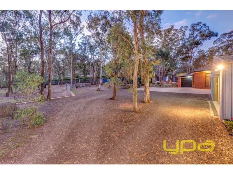 2/60 Hjorths Road, Toolern Vale VIC 3337