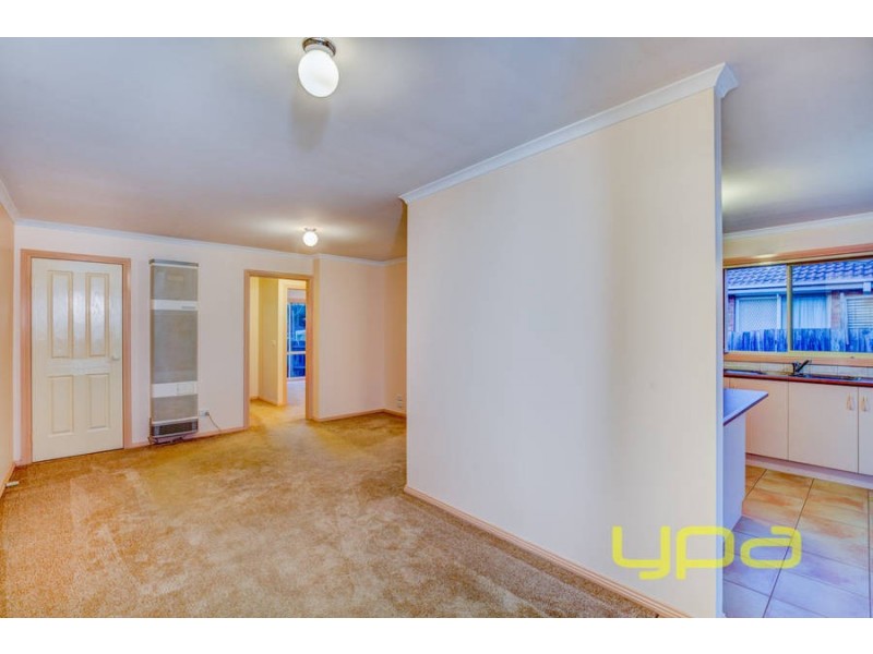 2/12 Fraser Street, Melton South VIC 3338