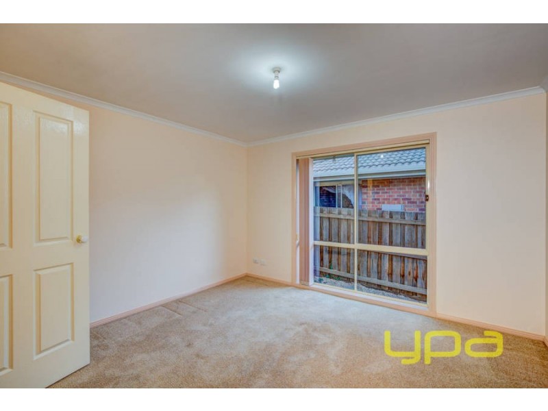 2/12 Fraser Street, Melton South VIC 3338