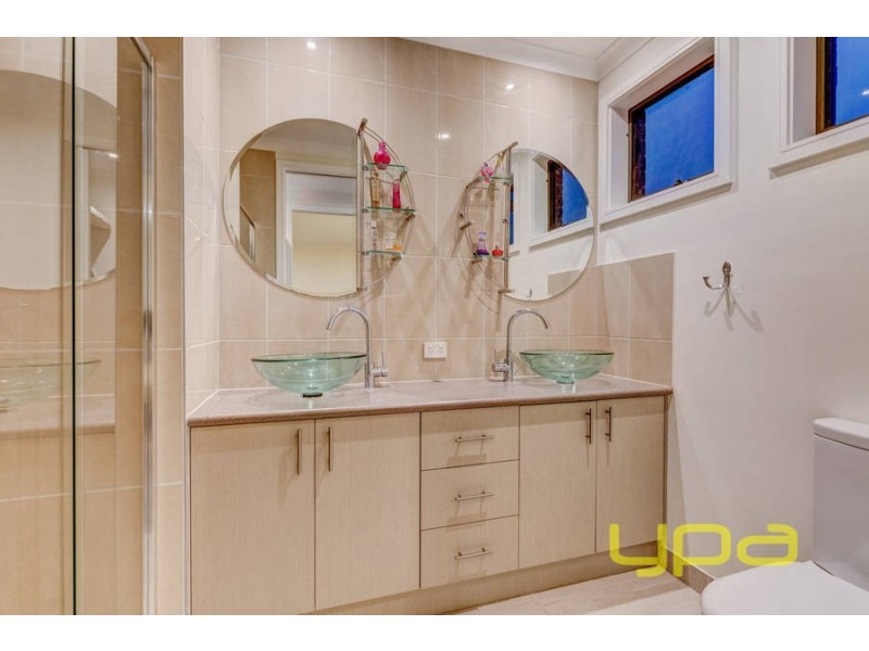 15  Parris Avenue, Melton West VIC 3337