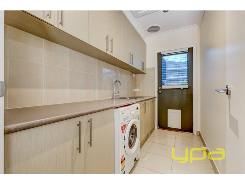 15  Parris Avenue, Melton West VIC 3337