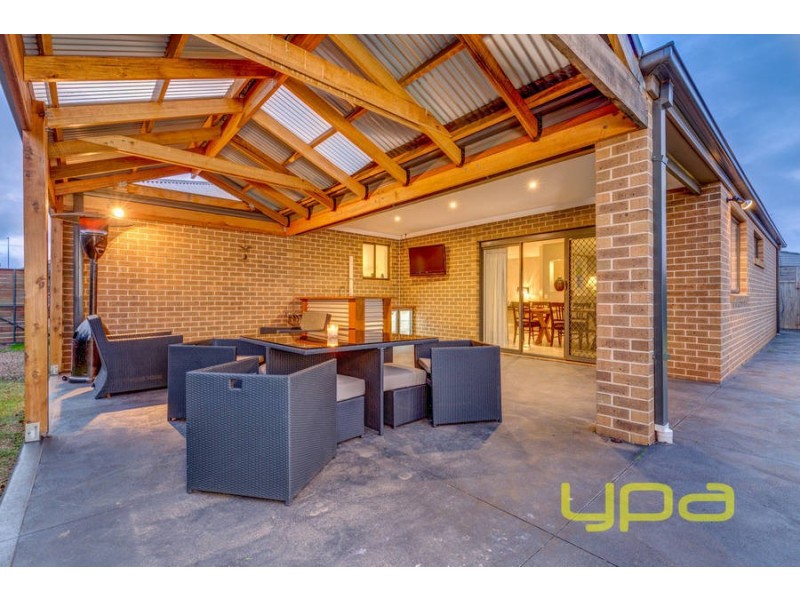 15  Parris Avenue, Melton West VIC 3337