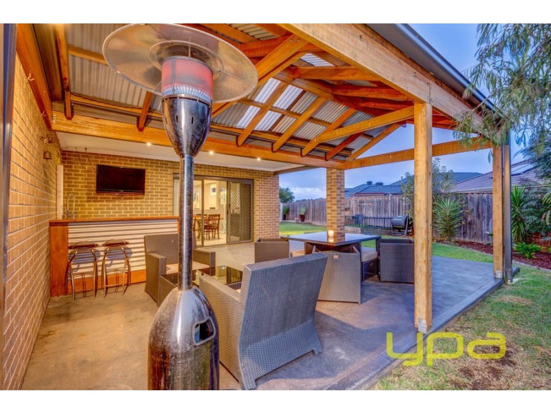 15  Parris Avenue, Melton West VIC 3337