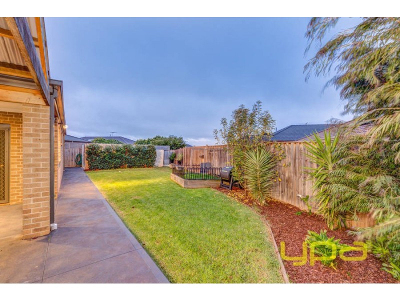 15  Parris Avenue, Melton West VIC 3337