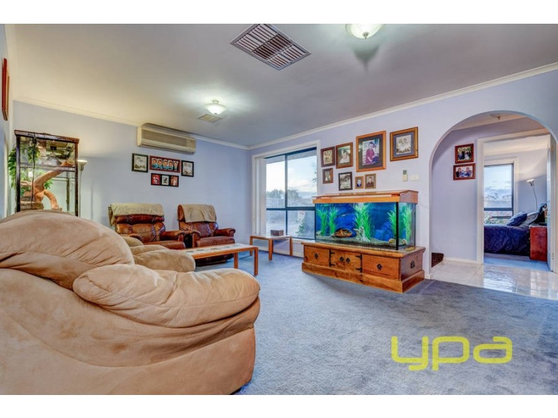 5 Moodie Street, Melton South VIC 3338