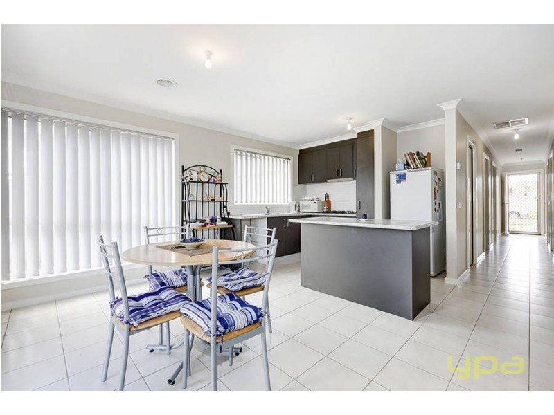 1 Petrea Place, Melton West VIC 3337