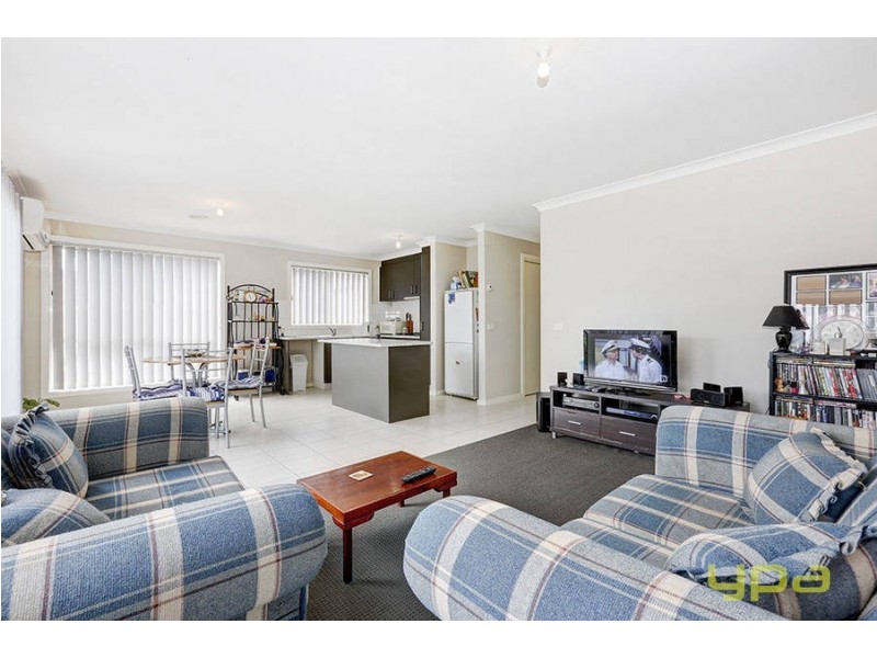 1 Petrea Place, Melton West VIC 3337