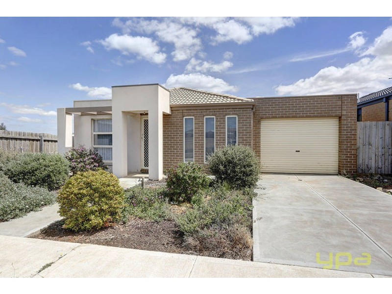 1 Petrea Place, Melton West VIC 3337