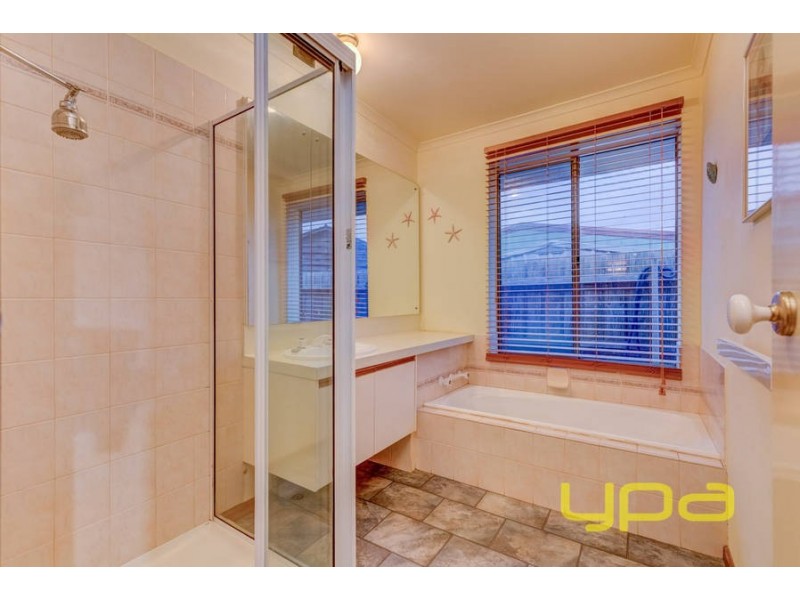 9 Josephine Court, Melton West VIC 3337