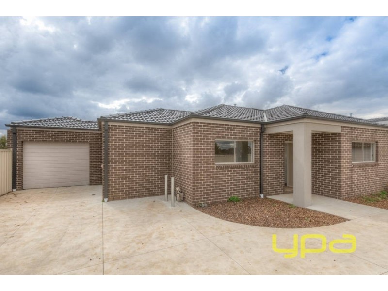 2/276 Bulmans Road, Melton West VIC 3337