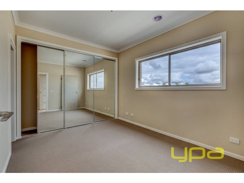 2/276 Bulmans Road, Melton West VIC 3337