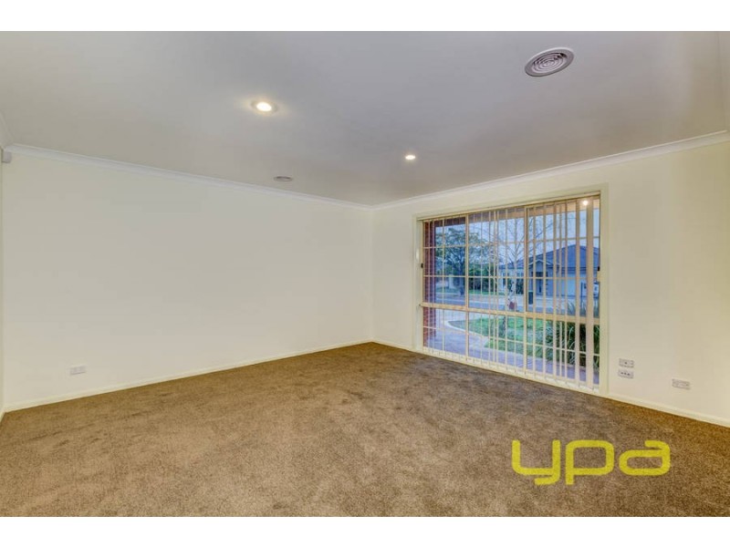 3 Wetherby Place, Melton West VIC 3337