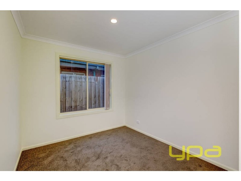 3 Wetherby Place, Melton West VIC 3337