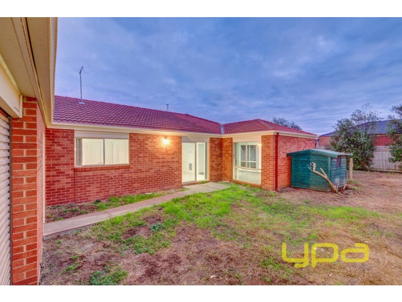 3 Wetherby Place, Melton West VIC 3337