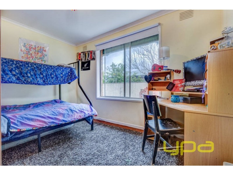 37 Kurrajong Crescent, Melton South VIC 3338