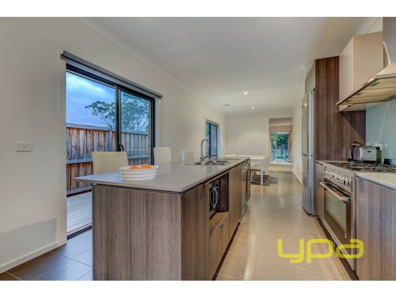 5 Castlemaine Walk, Eynesbury VIC 3338