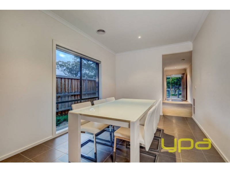 5 Castlemaine Walk, Eynesbury VIC 3338