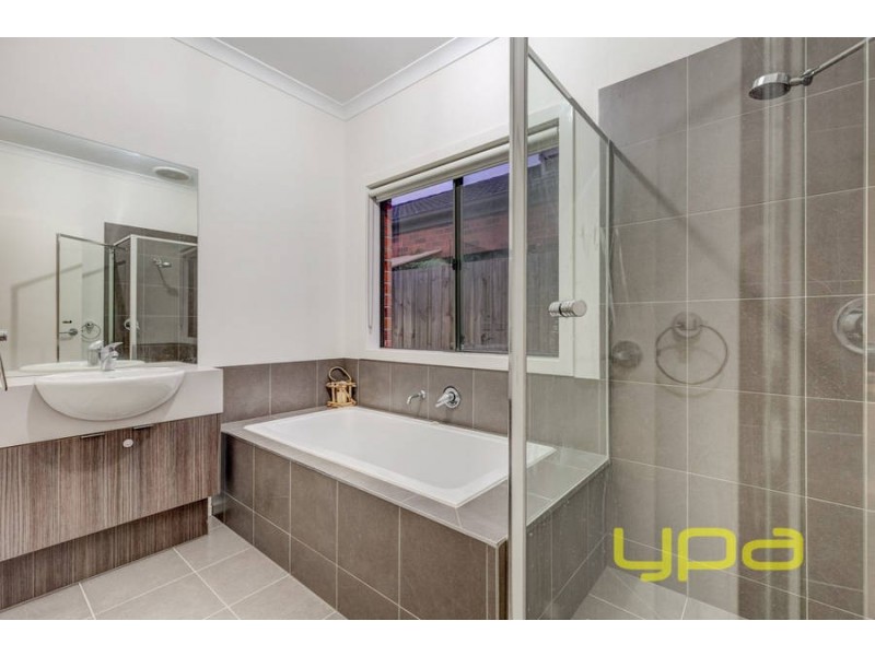 5 Castlemaine Walk, Eynesbury VIC 3338