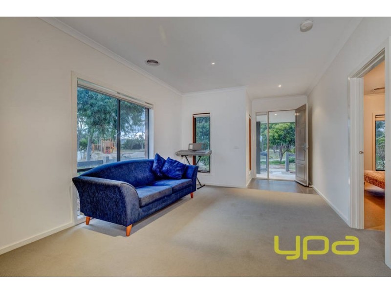 5 Castlemaine Walk, Eynesbury VIC 3338