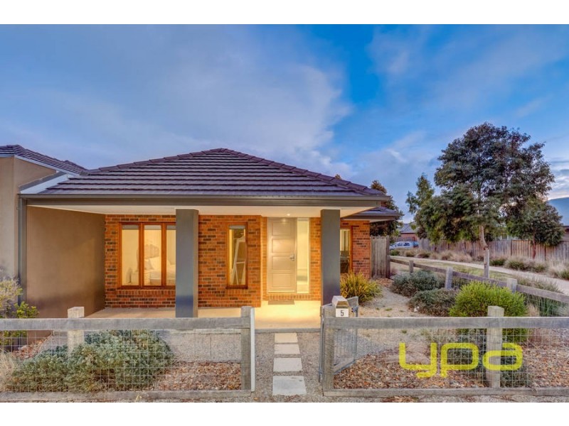5 Castlemaine Walk, Eynesbury VIC 3338