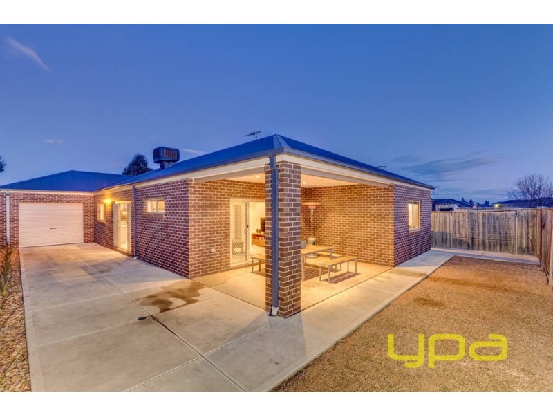 19 Bluegum Drive, Brookfield VIC 3338