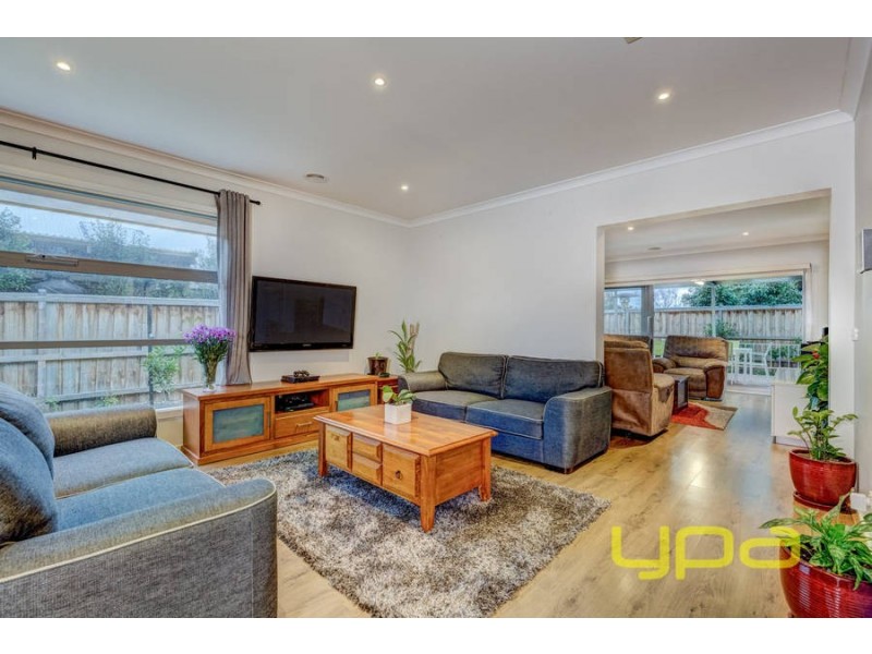 15 Avonmore Way, Melton South VIC 3338