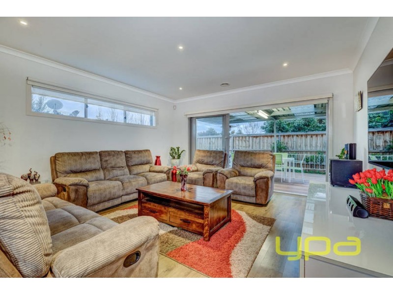 15 Avonmore Way, Melton South VIC 3338