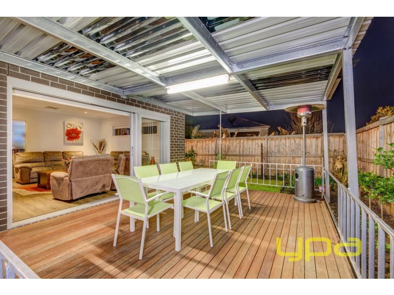 15 Avonmore Way, Melton South VIC 3338