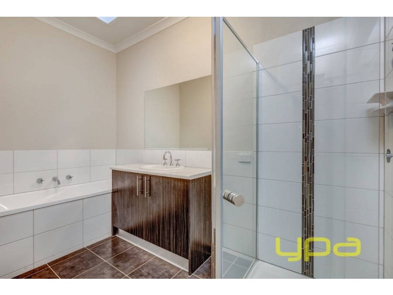 1 Viscosa Road, Brookfield VIC 3338