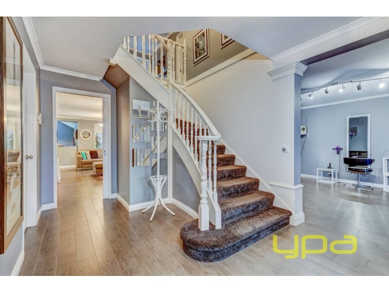 5 Royston Court, Brookfield VIC 3338