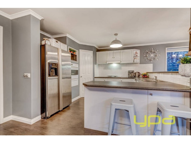 5 Royston Court, Brookfield VIC 3338
