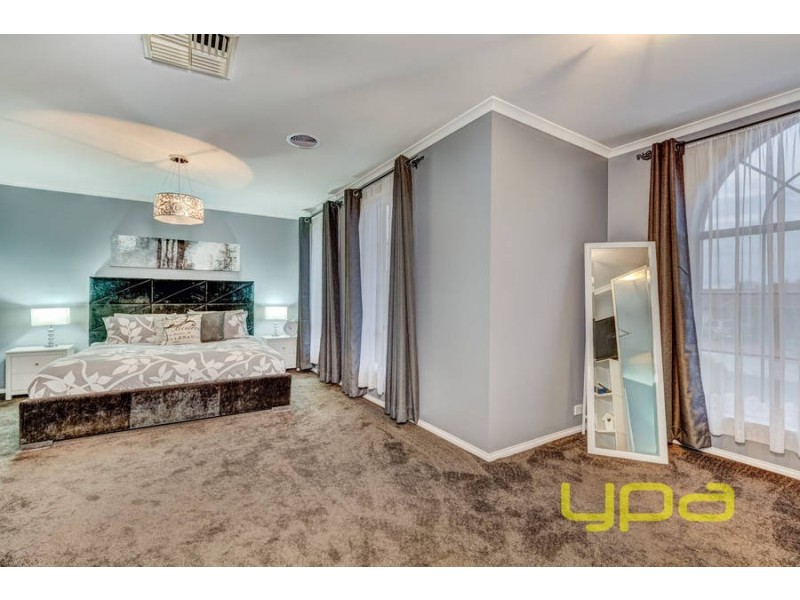 5 Royston Court, Brookfield VIC 3338