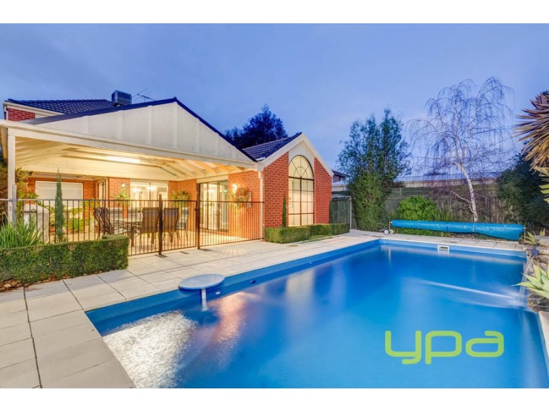 5 Royston Court, Brookfield VIC 3338