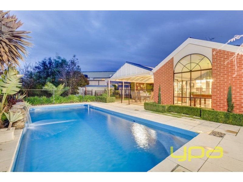 5 Royston Court, Brookfield VIC 3338