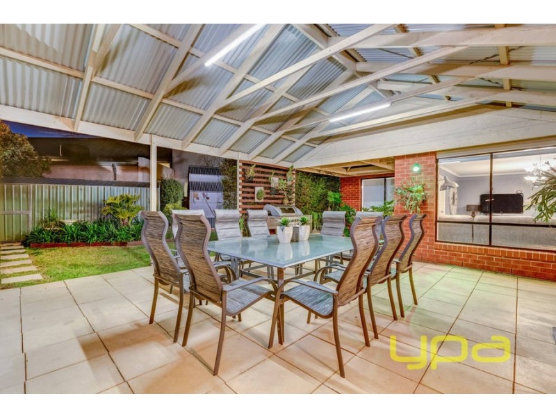 5 Royston Court, Brookfield VIC 3338