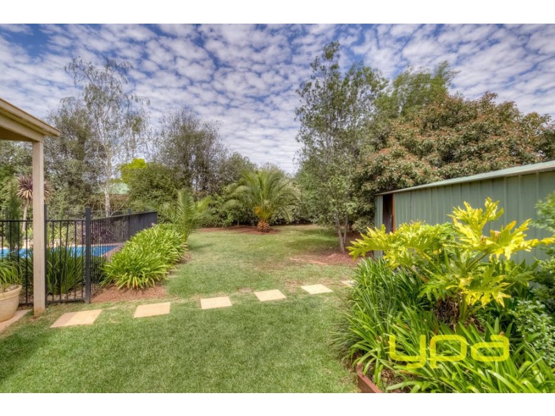 5 Royston Court, Brookfield VIC 3338