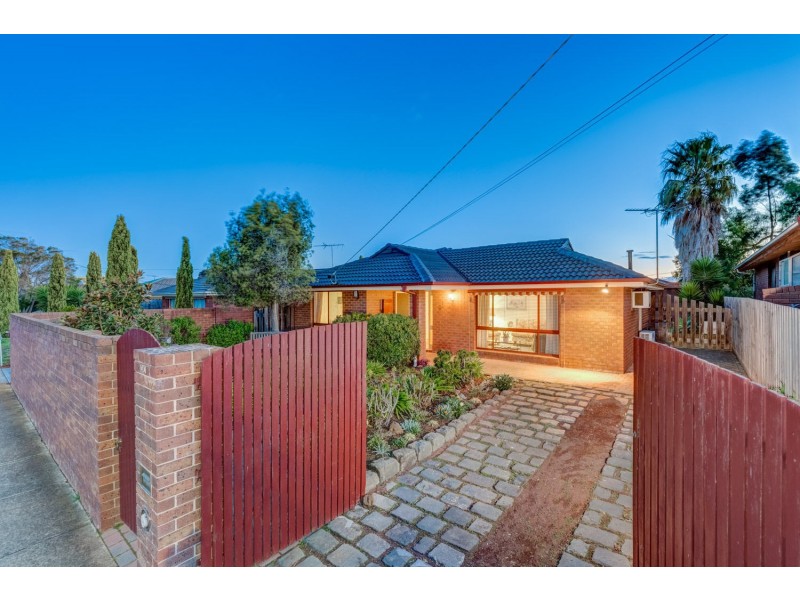 30 Lachlan Road, Melton South VIC 3338