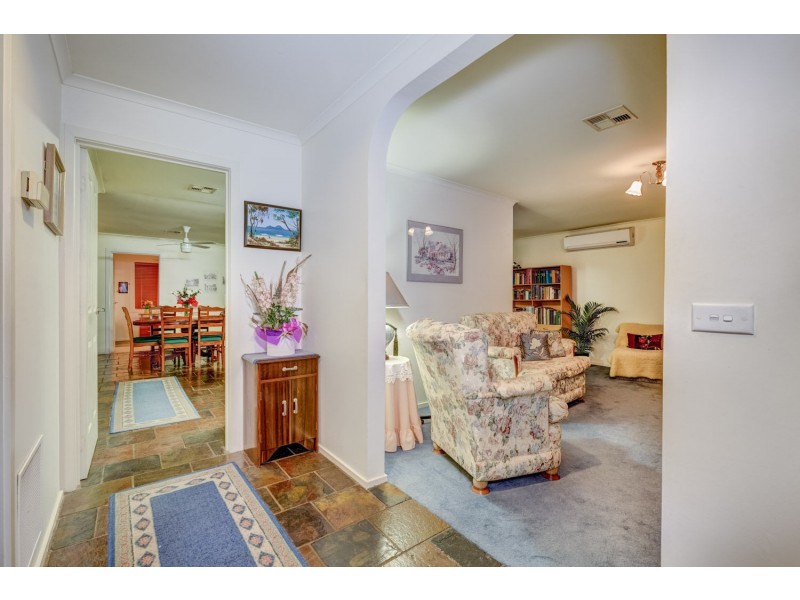 30 Lachlan Road, Melton South VIC 3338