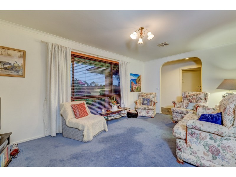 30 Lachlan Road, Melton South VIC 3338