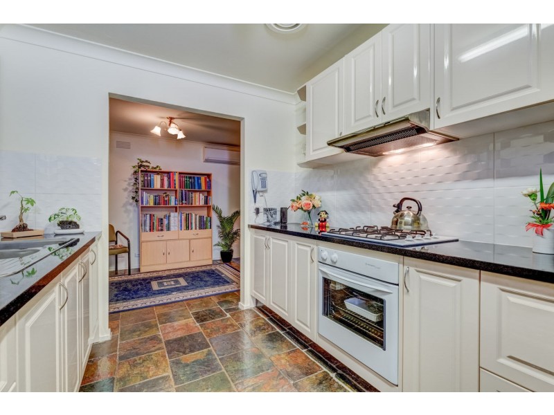 30 Lachlan Road, Melton South VIC 3338