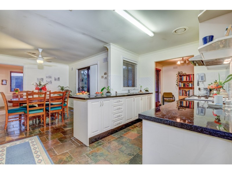 30 Lachlan Road, Melton South VIC 3338