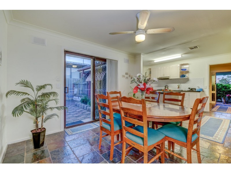 30 Lachlan Road, Melton South VIC 3338