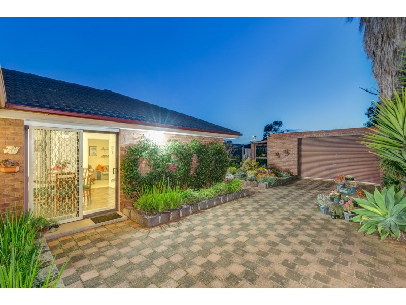 30 Lachlan Road, Melton South VIC 3338