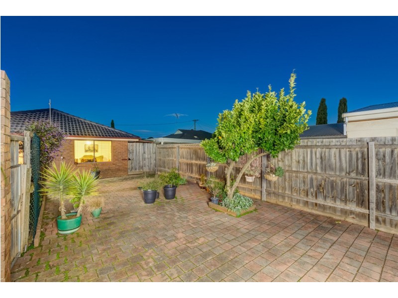 30 Lachlan Road, Melton South VIC 3338
