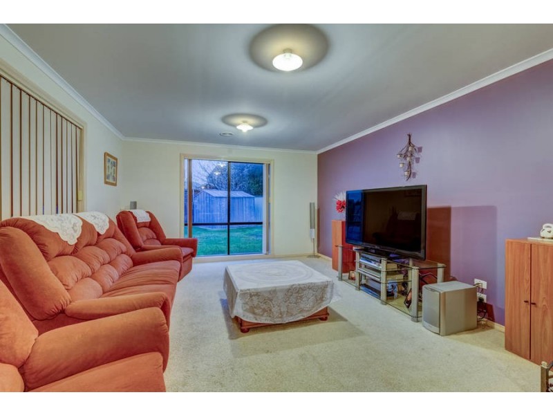 16 Sunderland Way, Melton West VIC 3337