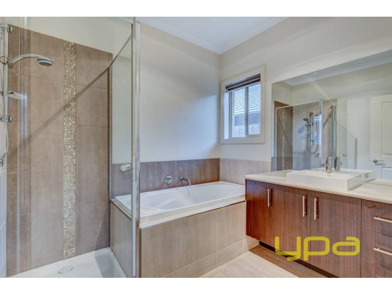 15 Trentham Avenue, Eynesbury VIC 3338