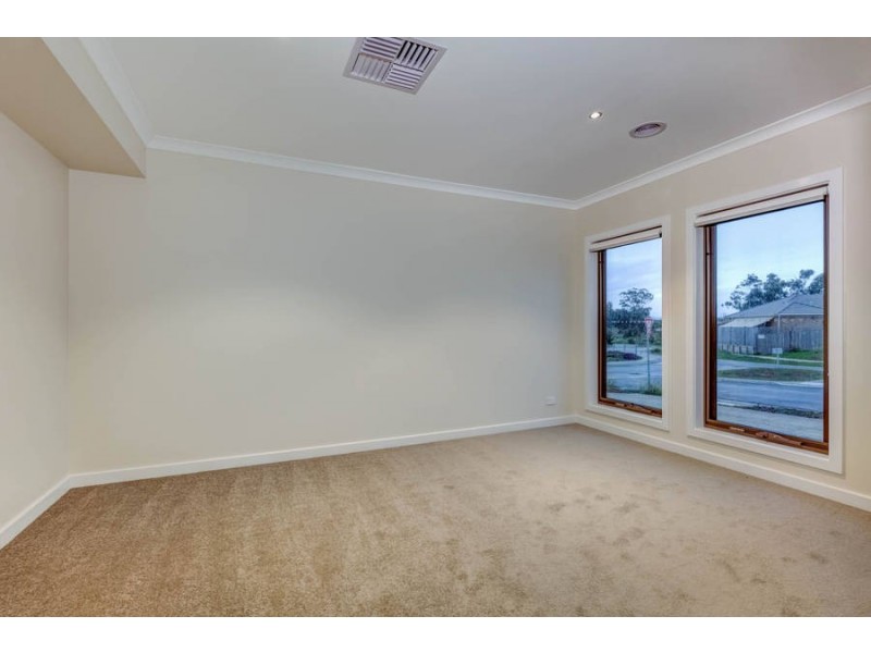 62 Arnolds Creek Boulevard, Melton West VIC 3337